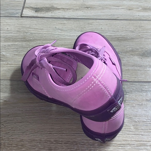 VANS - Picture 3 of 4